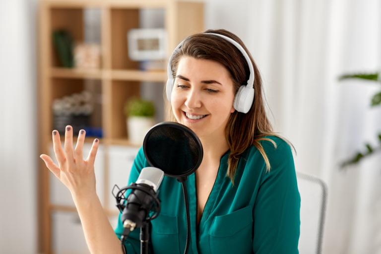5 Best Podcasting Courses to Help You Launch and Monetize Your Podcast