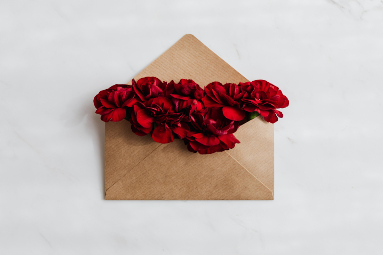 5 Small Gestures That Matter More Than “I Love You” 5 Small Gestures That Matter More Than “I Love You”