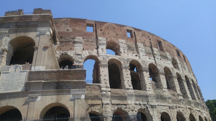 Up Close to The Colosseum / Why Does The Colosseum Have Holes