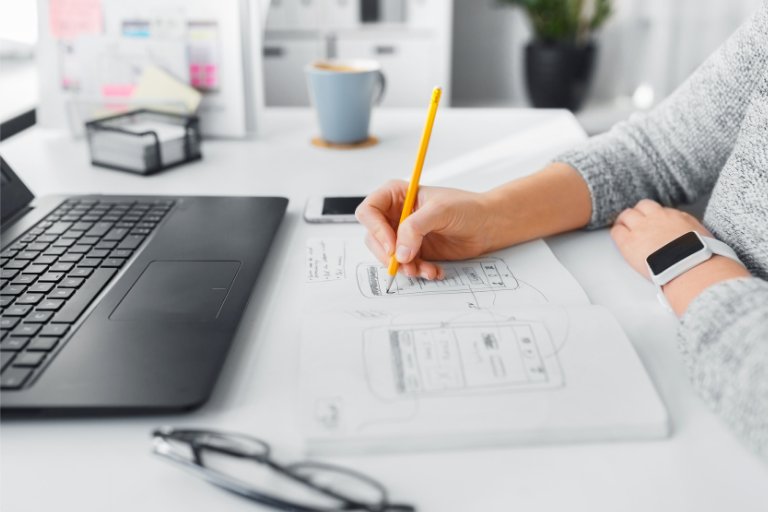 Here are the best UX design courses to help you master the principles of UX design and gain experience in creating beautiful end user experiences.