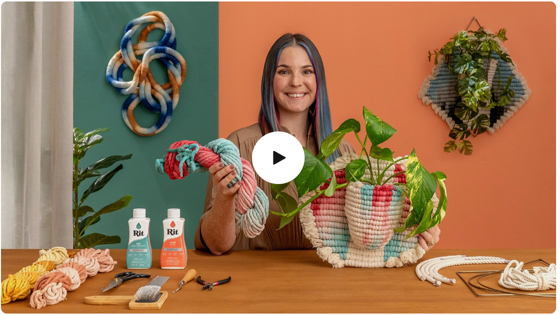 hand-dyed-macrame-class-domestika.png