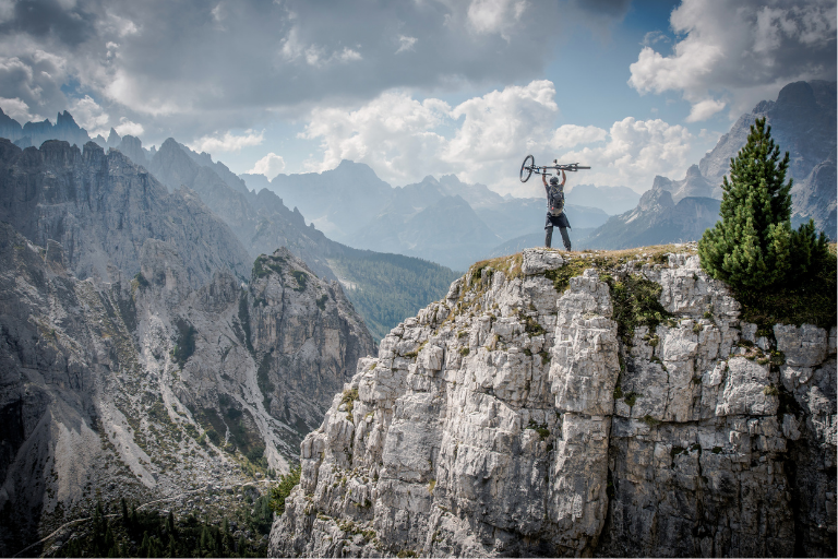 What does it take to develop the mindset of a winner? Let’s examine key factors that contribute to a winning mentality, and ways to think like a champion. 